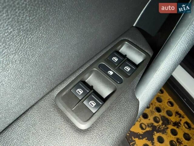 Белый Шкода Ети, объемом двигателя 2 л и пробегом 211 тыс. км за 14800 $, фото 25 на Automoto.ua