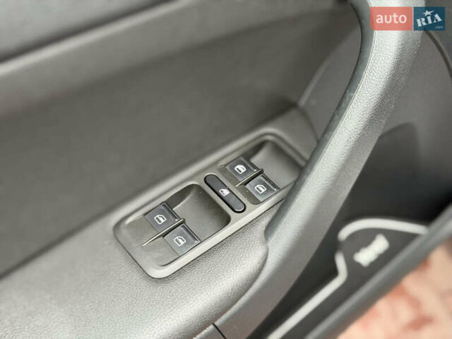 Білий Шкода Єті, об'ємом двигуна 2 л та пробігом 211 тис. км за 14800 $, фото 23 на Automoto.ua