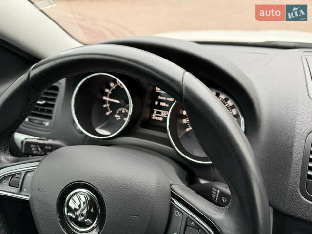 Білий Шкода Єті, об'ємом двигуна 2 л та пробігом 211 тис. км за 14800 $, фото 75 на Automoto.ua