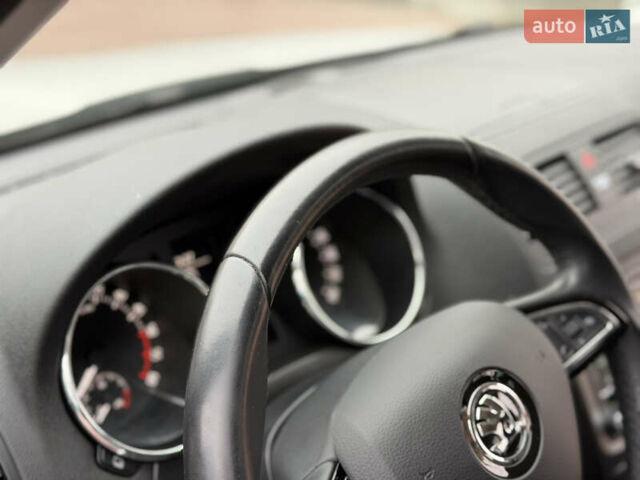 Білий Шкода Єті, об'ємом двигуна 2 л та пробігом 211 тис. км за 14800 $, фото 26 на Automoto.ua