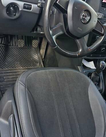 Белый Шкода Ети, объемом двигателя 2 л и пробегом 212 тыс. км за 9500 $, фото 6 на Automoto.ua