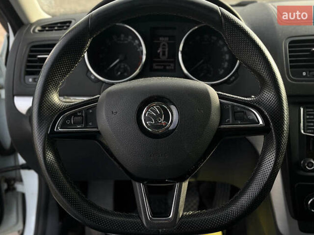 Белый Шкода Ети, объемом двигателя 1.97 л и пробегом 242 тыс. км за 12900 $, фото 18 на Automoto.ua