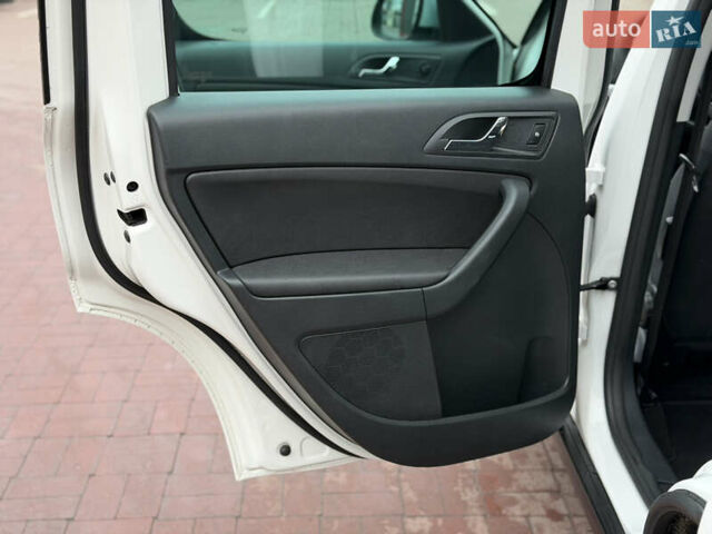 Білий Шкода Єті, об'ємом двигуна 2 л та пробігом 211 тис. км за 14800 $, фото 36 на Automoto.ua