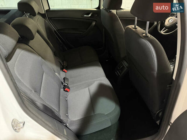 Белый Шкода Ети, объемом двигателя 2 л и пробегом 211 тыс. км за 14800 $, фото 21 на Automoto.ua