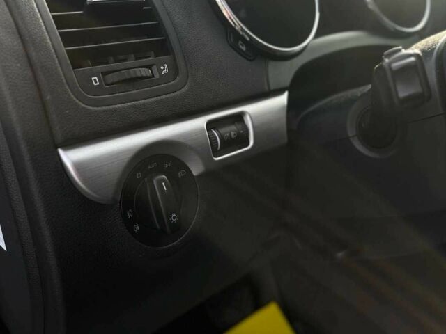 Белый Шкода Ети, объемом двигателя 2 л и пробегом 242 тыс. км за 12900 $, фото 12 на Automoto.ua