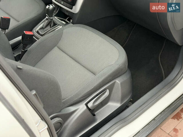 Білий Шкода Єті, об'ємом двигуна 2 л та пробігом 211 тис. км за 14800 $, фото 29 на Automoto.ua