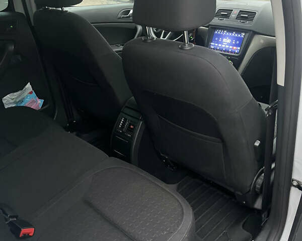 Белый Шкода Ети, объемом двигателя 1.97 л и пробегом 247 тыс. км за 15000 $, фото 21 на Automoto.ua