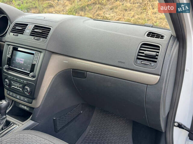 Белый Шкода Ети, объемом двигателя 2 л и пробегом 319 тыс. км за 14999 $, фото 33 на Automoto.ua