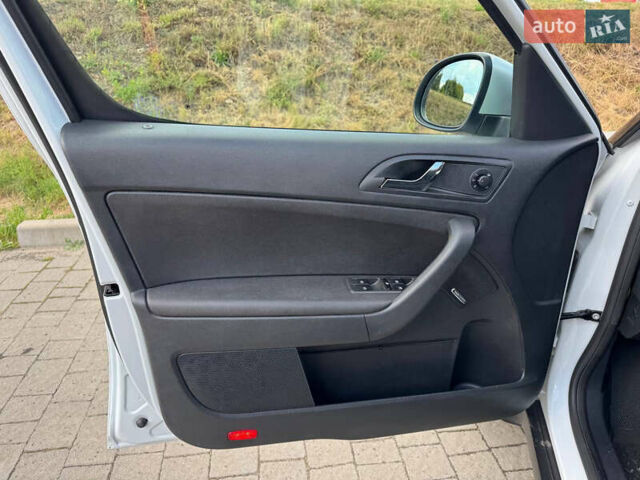 Шкода Ети 2016 в Стрые на Automoto.ua Белый Шкода Ети, объемом двигателя 2 л и пробегом 319 тыс. км за 14500 $, фото 46 на Automoto.ua