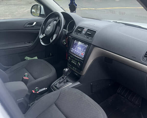 Белый Шкода Ети, объемом двигателя 1.97 л и пробегом 247 тыс. км за 15000 $, фото 11 на Automoto.ua