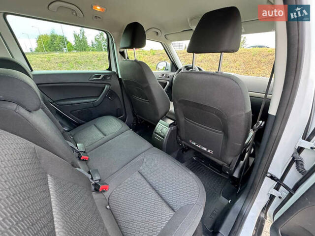 Белый Шкода Ети, объемом двигателя 2 л и пробегом 319 тыс. км за 14999 $, фото 37 на Automoto.ua