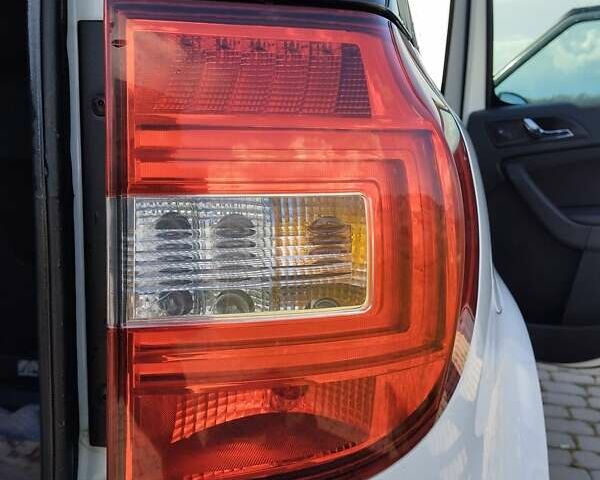 Белый Шкода Ети, объемом двигателя 1.97 л и пробегом 305 тыс. км за 12500 $, фото 9 на Automoto.ua