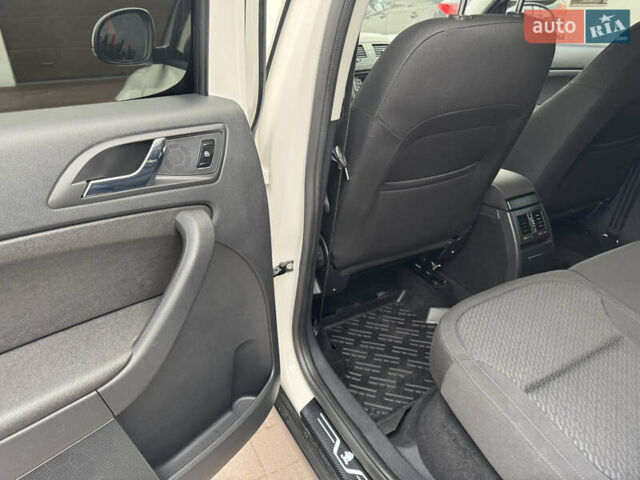 Белый Шкода Ети, объемом двигателя 2 л и пробегом 245 тыс. км за 11900 $, фото 52 на Automoto.ua