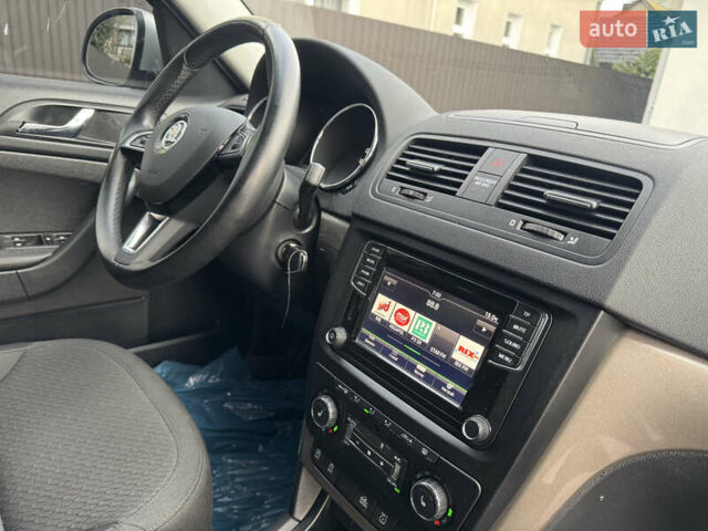 Белый Шкода Ети, объемом двигателя 2 л и пробегом 245 тыс. км за 11900 $, фото 38 на Automoto.ua
