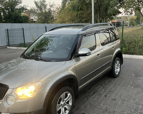 Бежевий Шкода Єті, об'ємом двигуна 1.8 л та пробігом 285 тис. км за 6500 $, фото 1 на Automoto.ua