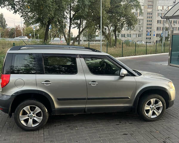 Бежевий Шкода Єті, об'ємом двигуна 1.8 л та пробігом 285 тис. км за 6500 $, фото 3 на Automoto.ua