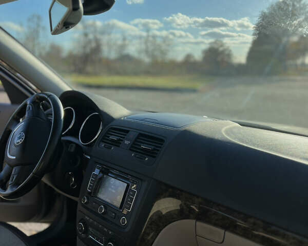 Бежевий Шкода Єті, об'ємом двигуна 1.2 л та пробігом 247 тис. км за 8500 $, фото 3 на Automoto.ua