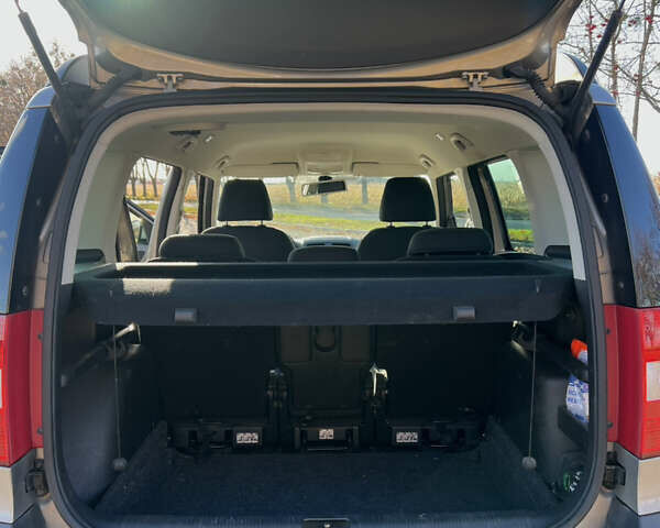 Бежевий Шкода Єті, об'ємом двигуна 1.2 л та пробігом 247 тис. км за 8500 $, фото 10 на Automoto.ua