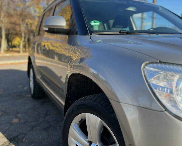 Бежевий Шкода Єті, об'ємом двигуна 1.2 л та пробігом 247 тис. км за 8500 $, фото 1 на Automoto.ua