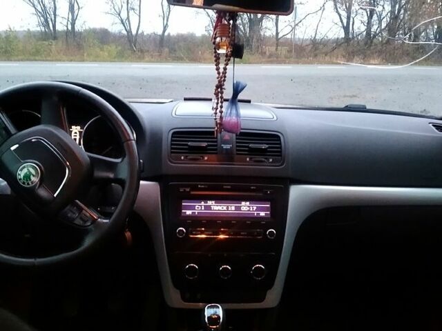 Бежевый Шкода Ети, объемом двигателя 1.6 л и пробегом 240 тыс. км за 7600 $, фото 2 на Automoto.ua