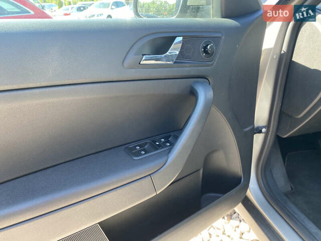 Бежевый Шкода Ети, объемом двигателя 1.8 л и пробегом 159 тыс. км за 8800 $, фото 12 на Automoto.ua