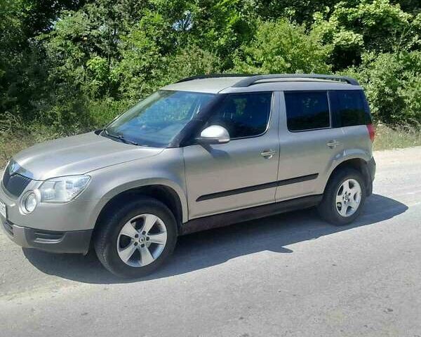 Бежевий Шкода Єті, об'ємом двигуна 1.2 л та пробігом 197 тис. км за 6500 $, фото 5 на Automoto.ua