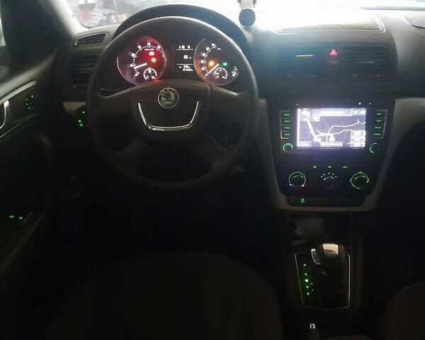 Бежевий Шкода Єті, об'ємом двигуна 1.2 л та пробігом 197 тис. км за 6500 $, фото 9 на Automoto.ua