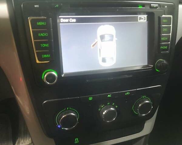 Бежевий Шкода Єті, об'ємом двигуна 1.2 л та пробігом 197 тис. км за 6500 $, фото 11 на Automoto.ua