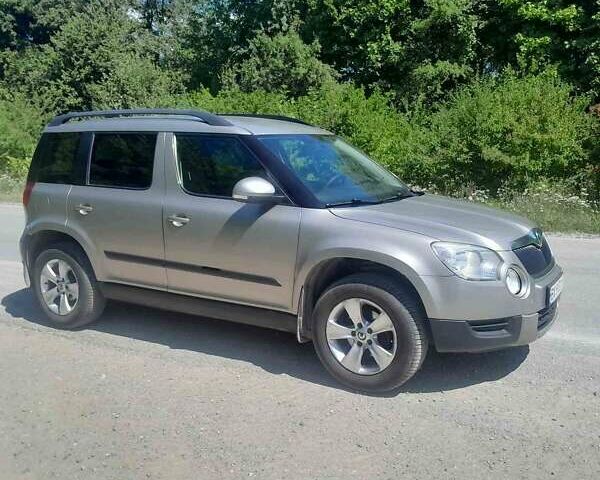 Бежевий Шкода Єті, об'ємом двигуна 1.2 л та пробігом 197 тис. км за 6500 $, фото 8 на Automoto.ua