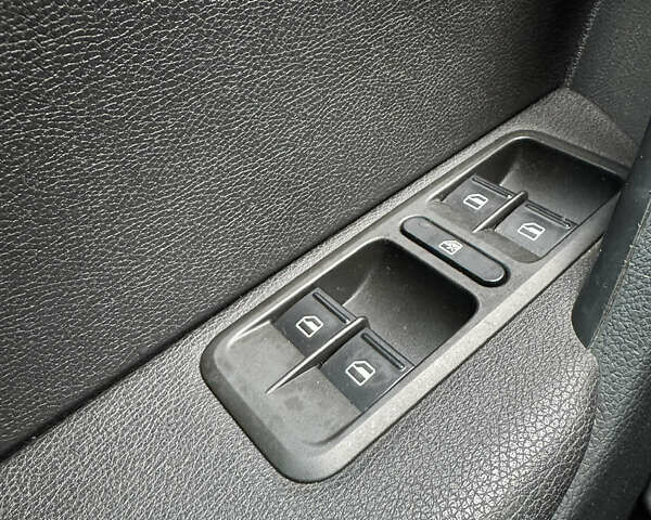 Черный Шкода Ети, объемом двигателя 1.8 л и пробегом 150 тыс. км за 12500 $, фото 47 на Automoto.ua