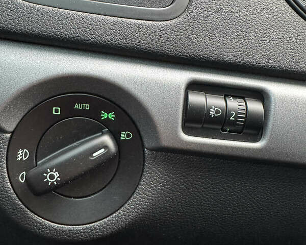 Черный Шкода Ети, объемом двигателя 1.8 л и пробегом 150 тыс. км за 12500 $, фото 46 на Automoto.ua