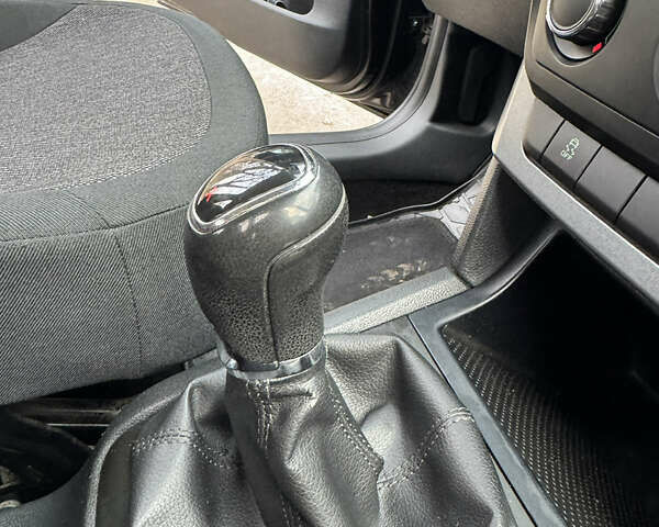 Черный Шкода Ети, объемом двигателя 1.8 л и пробегом 150 тыс. км за 12500 $, фото 44 на Automoto.ua