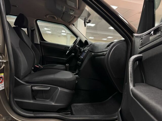 Коричневый Шкода Ети, объемом двигателя 2 л и пробегом 210 тыс. км за 7000 $, фото 8 на Automoto.ua