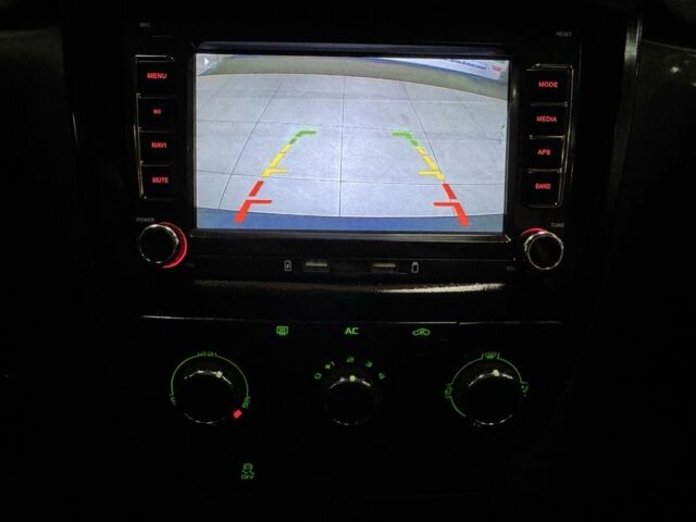 Коричневый Шкода Ети, объемом двигателя 2 л и пробегом 210 тыс. км за 7000 $, фото 15 на Automoto.ua