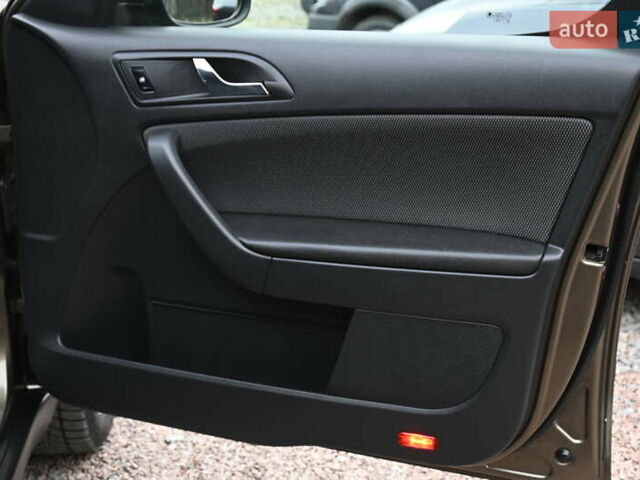 Коричневый Шкода Ети, объемом двигателя 1.8 л и пробегом 177 тыс. км за 8200 $, фото 43 на Automoto.ua