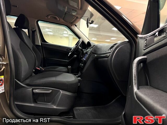 Коричневый Шкода Ети, объемом двигателя 2 л и пробегом 210 тыс. км за 7000 $, фото 6 на Automoto.ua