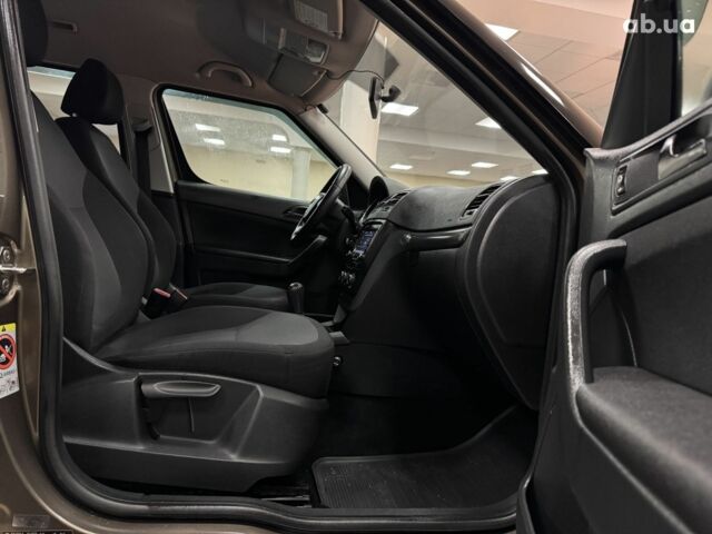 Коричневый Шкода Ети, объемом двигателя 0 л и пробегом 210 тыс. км за 7000 $, фото 7 на Automoto.ua