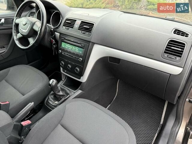 Коричневий Шкода Єті, об'ємом двигуна 1.2 л та пробігом 127 тис. км за 6900 $, фото 52 на Automoto.ua