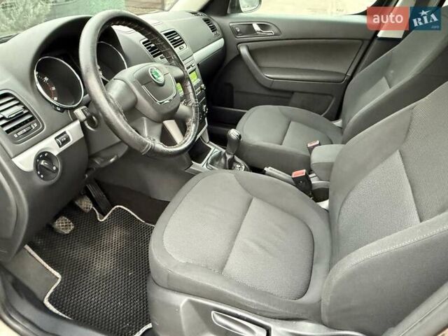 Коричневий Шкода Єті, об'ємом двигуна 1.2 л та пробігом 127 тис. км за 6900 $, фото 41 на Automoto.ua