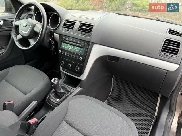 Коричневий Шкода Єті, об'ємом двигуна 1.2 л та пробігом 127 тис. км за 6900 $, фото 53 на Automoto.ua