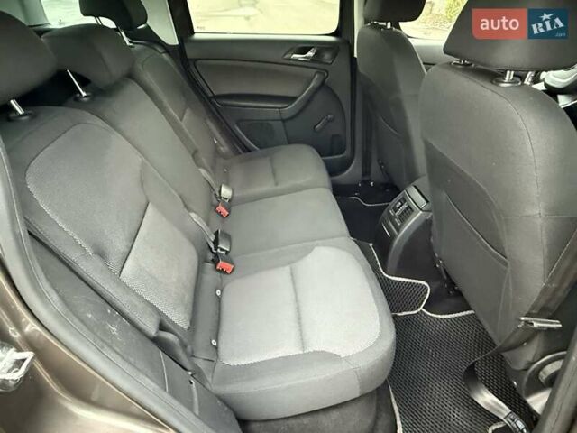 Коричневий Шкода Єті, об'ємом двигуна 1.2 л та пробігом 127 тис. км за 6900 $, фото 48 на Automoto.ua
