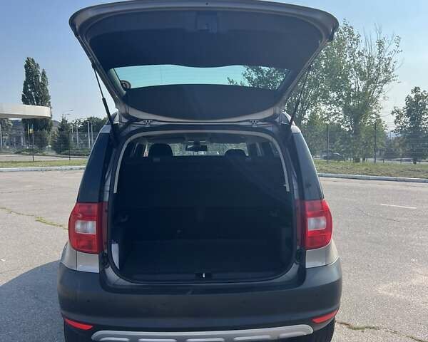 Коричневый Шкода Ети, объемом двигателя 1.97 л и пробегом 181 тыс. км за 12000 $, фото 7 на Automoto.ua