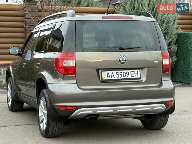 Коричневий Шкода Єті, об'ємом двигуна 1.2 л та пробігом 127 тис. км за 6900 $, фото 23 на Automoto.ua