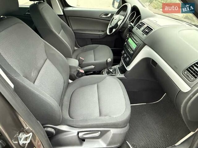 Коричневий Шкода Єті, об'ємом двигуна 1.2 л та пробігом 127 тис. км за 6900 $, фото 49 на Automoto.ua