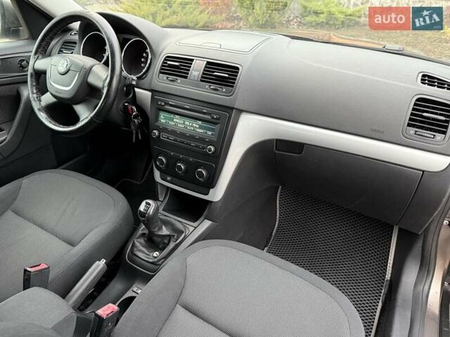 Коричневий Шкода Єті, об'ємом двигуна 1.2 л та пробігом 127 тис. км за 6900 $, фото 55 на Automoto.ua