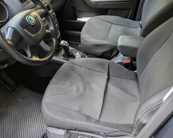 Шкода Ети 2009 в Киеве на Automoto.ua Серый Шкода Ети, объемом двигателя 1.8 л и пробегом 315 тыс. км за 6300 $, фото 4 на Automoto.ua