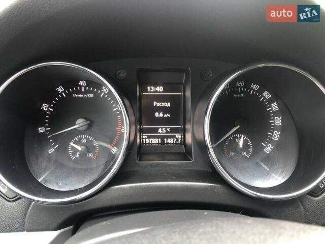 Сірий Шкода Єті, об'ємом двигуна 1.2 л та пробігом 198 тис. км за 7450 $, фото 17 на Automoto.ua