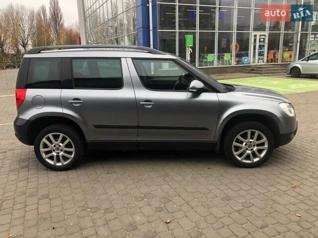 Сірий Шкода Єті, об'ємом двигуна 1.2 л та пробігом 198 тис. км за 7450 $, фото 4 на Automoto.ua