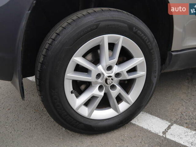 Серый Шкода Ети, объемом двигателя 1.97 л и пробегом 225 тыс. км за 10800 $, фото 7 на Automoto.ua