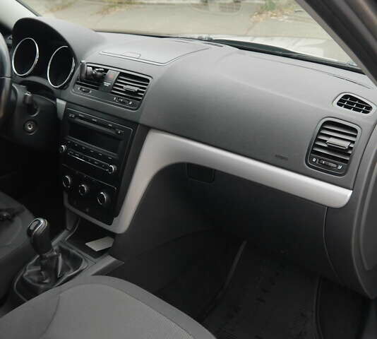 Серый Шкода Ети, объемом двигателя 1.97 л и пробегом 225 тыс. км за 10800 $, фото 27 на Automoto.ua